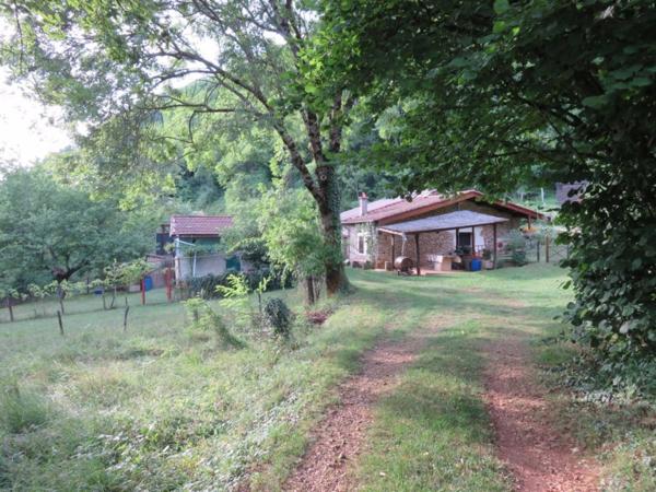 Dpt Ain (01), à vendre TORCIEU grangeon en pierres P2 d'environ 40 m² et terrain de 4362 m²