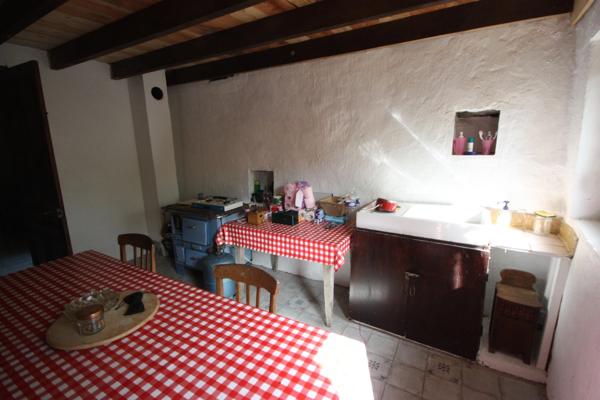 Dpt Ain (01), à vendre TORCIEU grangeon en pierres P2 d'environ 40 m² et terrain de 4362 m²