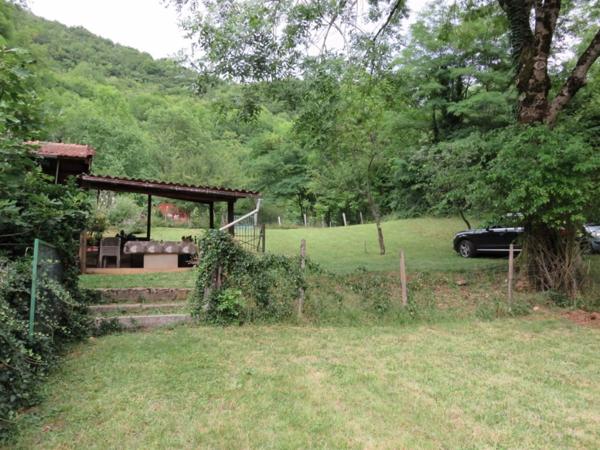 Dpt Ain (01), à vendre TORCIEU grangeon en pierres P2 d'environ 40 m² et terrain de 4362 m²