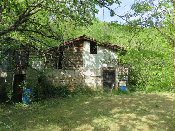 Dpt Ain (01), à vendre TORCIEU grangeon en pierres P2 d'environ 40 m² et terrain de 4362 m²
