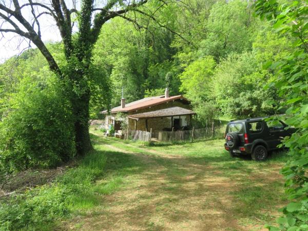 Dpt Ain (01), à vendre TORCIEU grangeon en pierres P2 d'environ 40 m² et terrain de 4362 m²