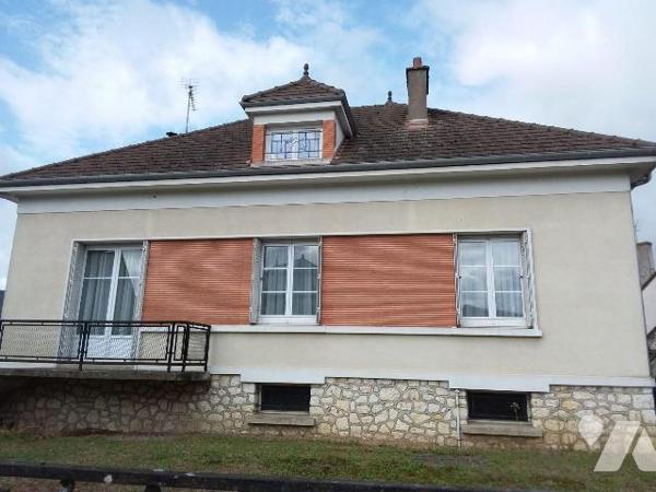 CENTRE VILLE DE CONTRES, PROCHE TOUS COMMERCES, ECOLES, PISCINE, SPORTS
PAVILLON DE CONSTRUCTI...