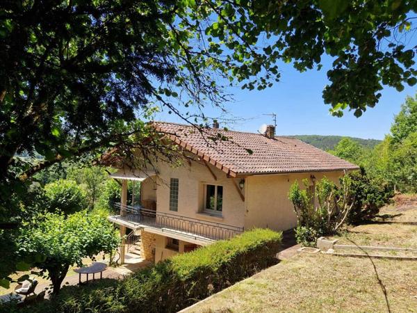 Maison ancienne - Le bugue Sur hauteur, proche des commerces du Bugue, Maison d'habitation 4 chambres et terrain de 2077m2