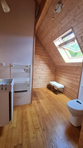 Beaucoup de charme pour cette belle maison en bois chic et cosy situé au coeur d'un petit hameau de la presqu'île de Crozon