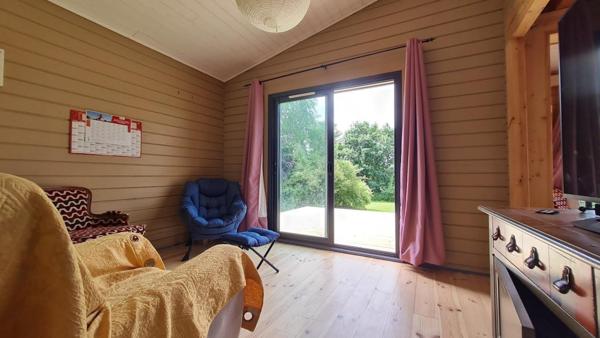 Beaucoup de charme pour cette belle maison en bois chic et cosy situé au coeur d'un petit hameau de la presqu'île de Crozon