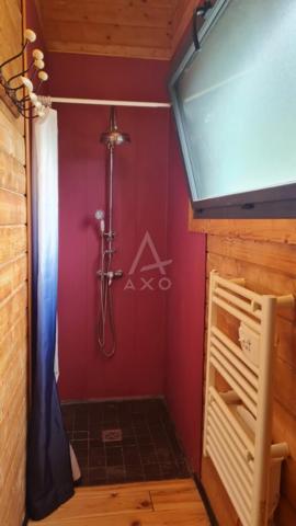 Beaucoup de charme pour cette belle maison en bois chic et cosy situé au coeur d'un petit hameau de la presqu'île de Crozon