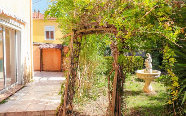 Maison à vendre    5 pièces • 147,10 m2 La Seyne-sur-Mer