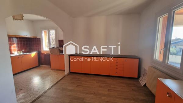 Villa sur un niveau composée de deux appartements avec jardin plat proche des commodités