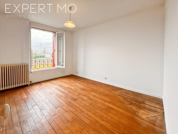 Brétigny-sur-Orge (91220) Charmante maison 3 chambres - sous-sol total- Grand garage et jardin à Brétigny-sur-Orge – Centre-Ville