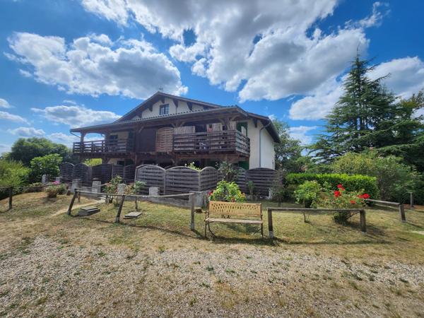 Immeuble commercial comprenant 5 appartements