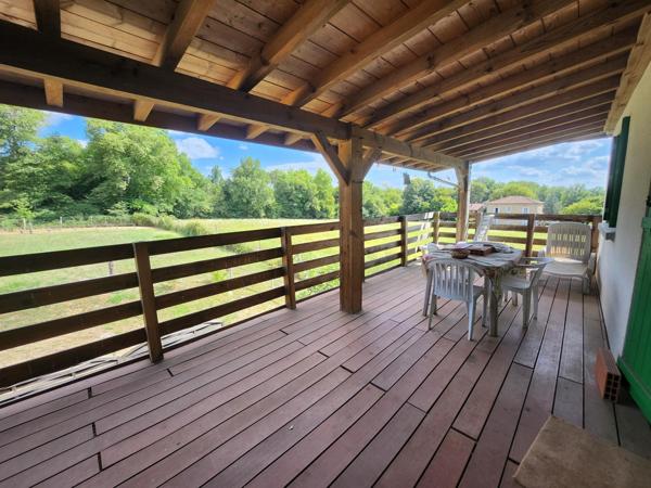 Immeuble commercial comprenant 5 appartements