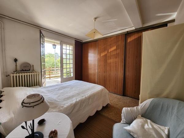 Immeuble commercial comprenant 5 appartements