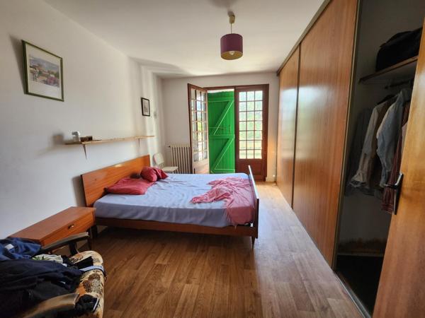 Immeuble commercial comprenant 5 appartements