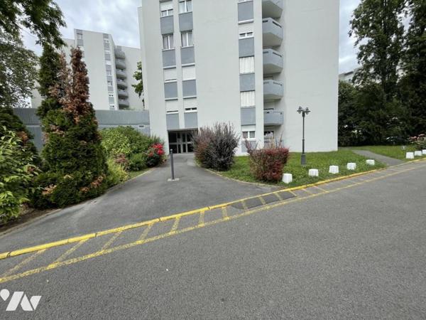 appartement 2 pièces avec balcon et parking