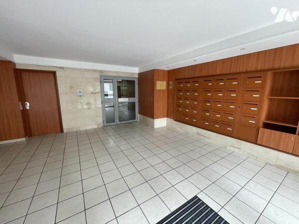 appartement 2 pièces avec balcon et parking