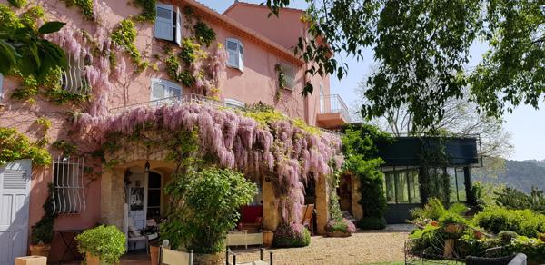 Entrecasteaux (83570) Magnifique Bastide, idéal chambres d'hôtes.