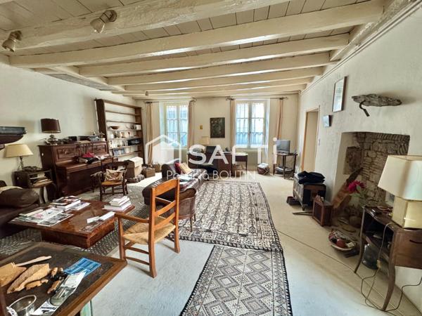 MAISON EN PIERRE 5 CHAMBRES + BUREAU ET JARDIN A MELLE