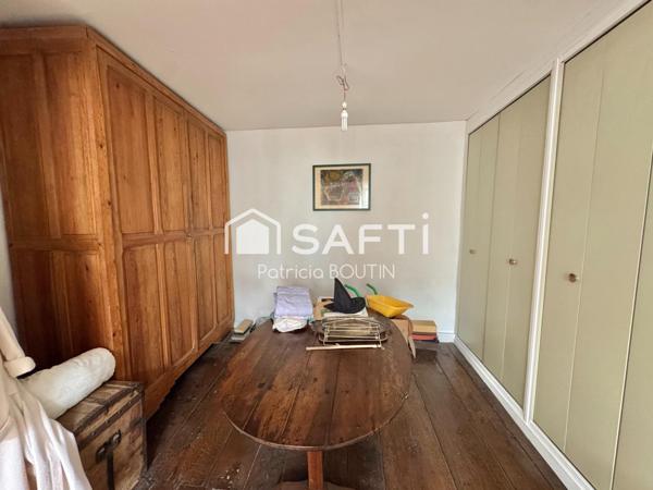 MAISON EN PIERRE 5 CHAMBRES + BUREAU ET JARDIN A MELLE