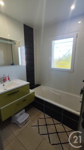 Maison à vendre  5 pièces - 144 m 2   SAINTES  - 17