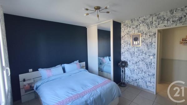 Maison à vendre  5 pièces - 144 m 2   SAINTES  - 17