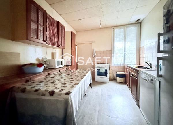 A Belleu 02, idéal investisseur, maison à rénover de 201 m2 avec 6 chambres, sur son terrain de 1593 m2.