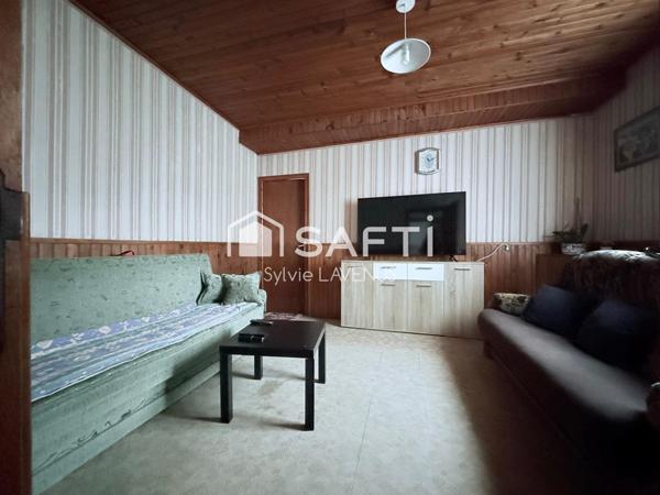 A Belleu 02, idéal investisseur, maison à rénover de 201 m2 avec 6 chambres, sur son terrain de 1593 m2.