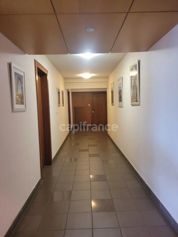 Charmant Studio Meublé avec Balcon, Vue Mer & Ville + Emplacement Garage – Idéal Investisseur