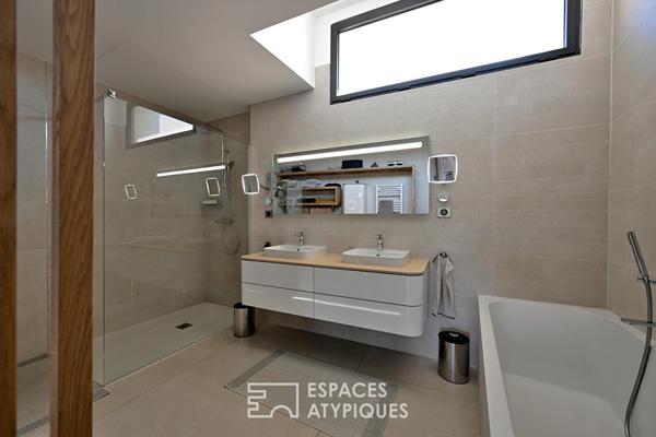 Penthouse d’exception avec vue et piscine suspendue