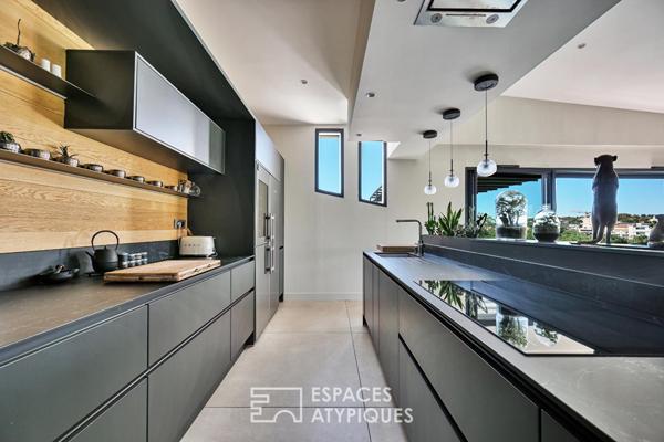 Penthouse d’exception avec vue et piscine suspendue