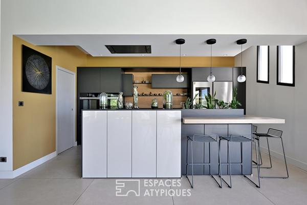 Penthouse d’exception avec vue et piscine suspendue