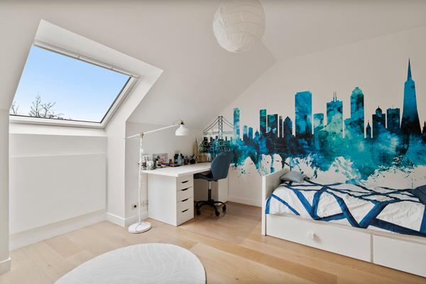 Maison Saint Germain En Laye 8 pièce(s) 170 m2 1 242 000 € **  - Référence  18189