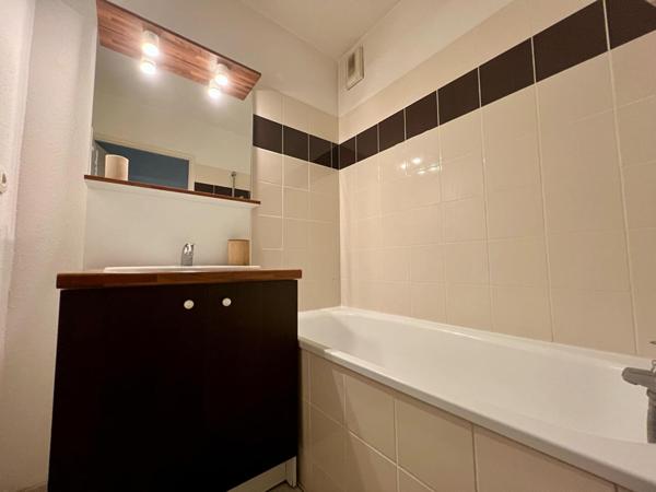 Appartement T2 meublé à louer en rez-de-chaussée à Chauray