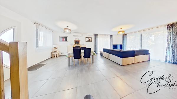 Dpt Hérault (34), à vendre à SAINT-ANDRE DE SANGONIS, villa moderne T5 de 104m² sur 501m² de terrain avec terrasse carrelée et piscine