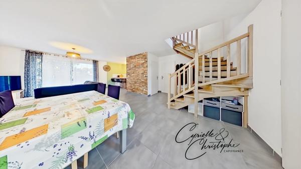 Dpt Hérault (34), à vendre à SAINT-ANDRE DE SANGONIS, villa moderne T5 de 104m² sur 501m² de terrain avec terrasse carrelée et piscine