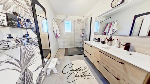 Dpt Hérault (34), à vendre à SAINT-ANDRE DE SANGONIS, villa moderne T5 de 104m² sur 501m² de terrain avec terrasse carrelée et piscine