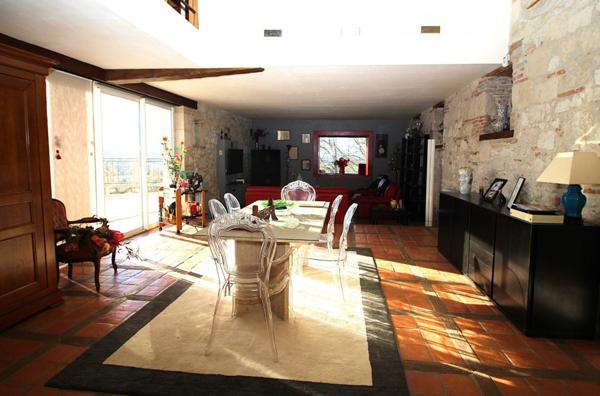 TRES RARE- BATISSE EN PIERRE RENOVEE -VUE PANORAMIQUE AVEC PISCINE - POSSIBILITE GITE