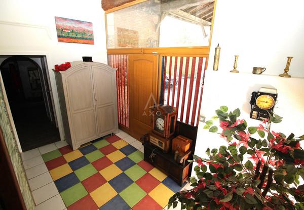 TRES RARE- BATISSE EN PIERRE RENOVEE -VUE PANORAMIQUE AVEC PISCINE - POSSIBILITE GITE