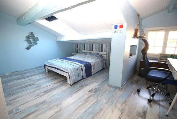 TRES RARE- BATISSE EN PIERRE RENOVEE -VUE PANORAMIQUE AVEC PISCINE - POSSIBILITE GITE