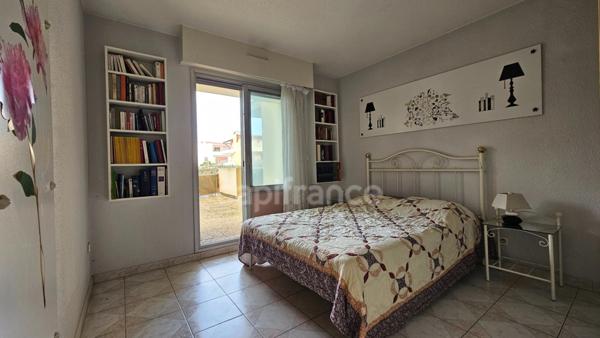 Spacieux 2 pièces traversant au cœur de Cavalaire-sur-Mer avec terrasses & garage