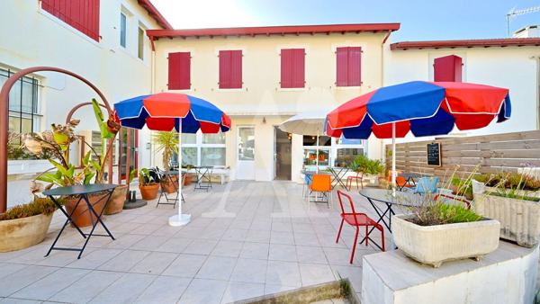 ENSEMBLE DE 200m2 DE MURS COMMERCIAUX LOUÉS - Biarritz