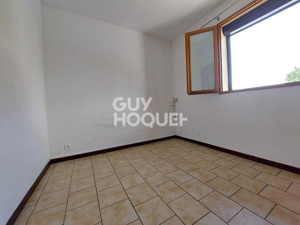 Immeuble en mono copropriété, deux T2 et trois garages sur St Paul les Dax