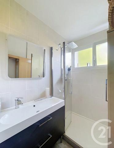 Appartement F4 à vendre  4 pièces - 95,99 m 2   CLERMONT FERRAND  - 63