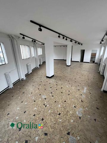 Local commercial · Location Paris (75019) 102m²
