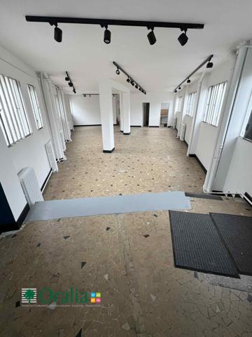 Local commercial · Location Paris (75019) 102m²