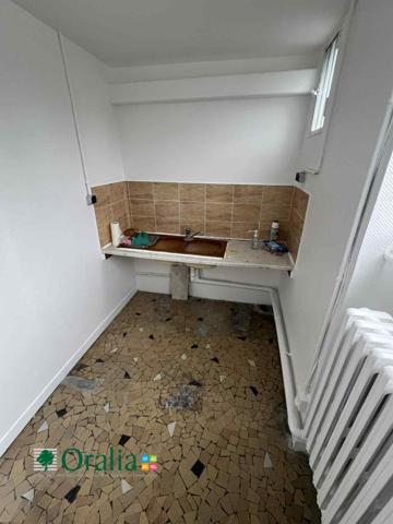 Local commercial · Location Paris (75019) 102m²