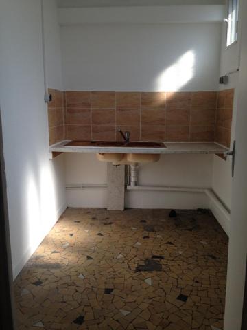 Local commercial · Location Paris (75019) 102m²