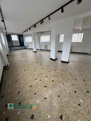 Local commercial · Location Paris (75019) 102m²