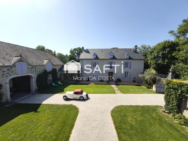 Propriété béarnaise d’exception avec granges historiques, dépendances et vue sur les Pyrénées !