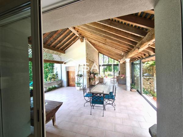 Propriété béarnaise d’exception avec granges historiques, dépendances et vue sur les Pyrénées !