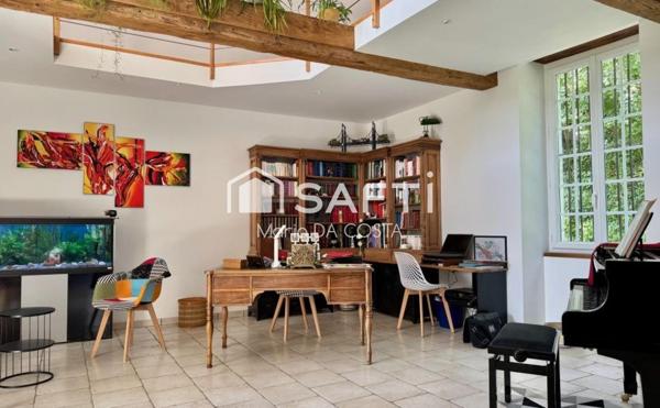 Propriété béarnaise d’exception avec granges historiques, dépendances et vue sur les Pyrénées !